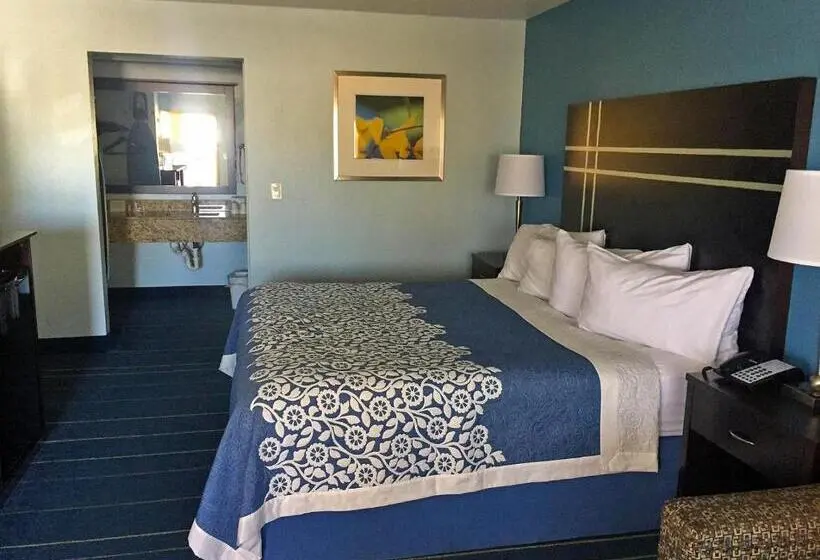キングサイズベッドのスタンダードルーム, Americas Best Value Inn Bishop Kingsville