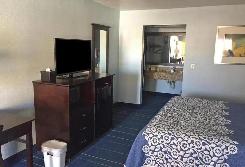 キングサイズベッドのスタンダードルーム, Americas Best Value Inn Bishop Kingsville