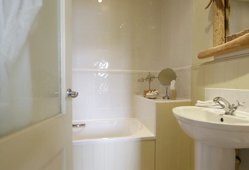 스탠다드 룸, Driftwood