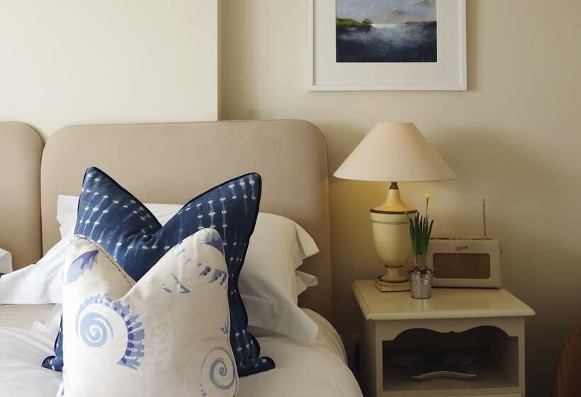 수피리어 룸, Driftwood