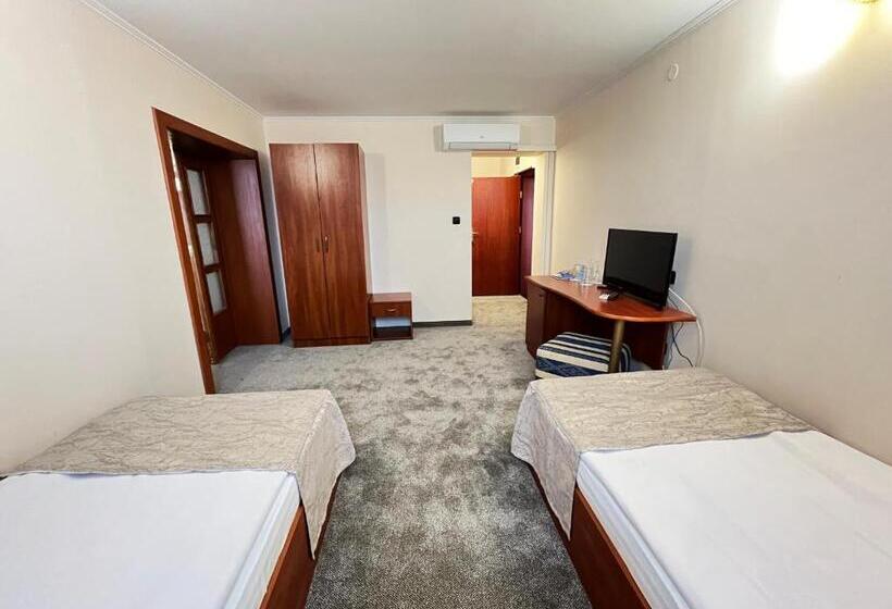 חדר משפחתי, Orbita