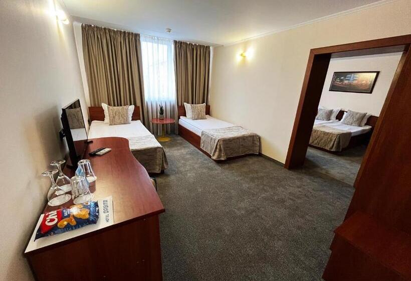 חדר משפחתי, Orbita