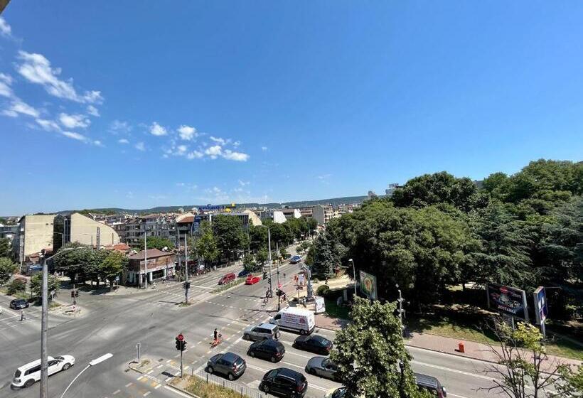 דירת חדר, Orbita