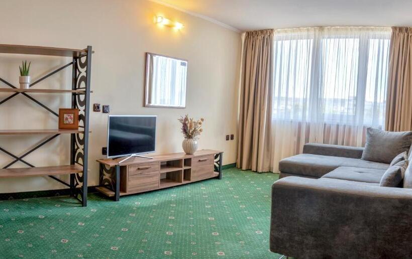 דירת חדר, Orbita