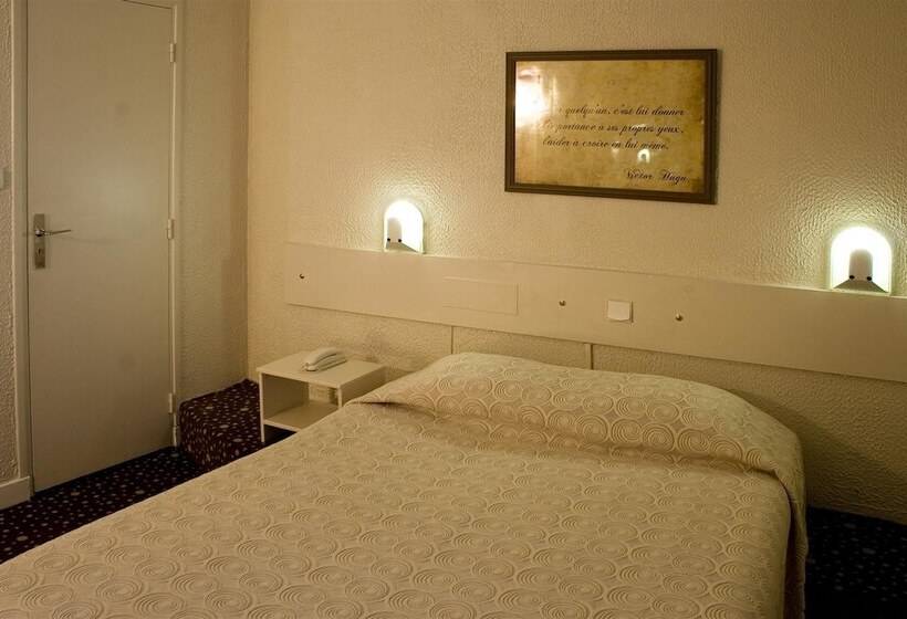 Номер Стандарт, Ours Blanc  Place Victor Hugo