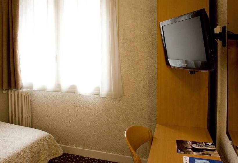 Номер Superior, Ours Blanc  Place Victor Hugo