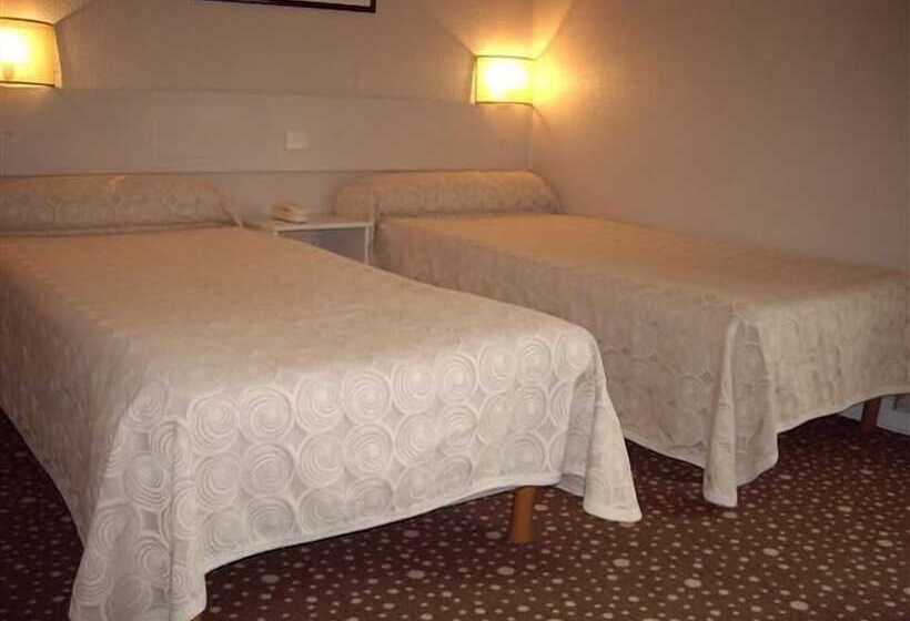 اتاق استاندارد سه نفره, Ours Blanc  Place Victor Hugo