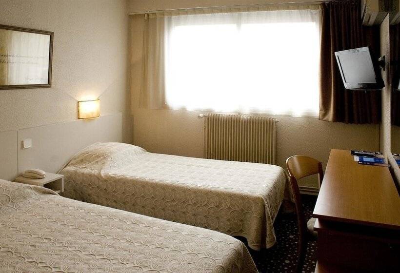 اتاق استاندارد سه نفره, Ours Blanc  Place Victor Hugo