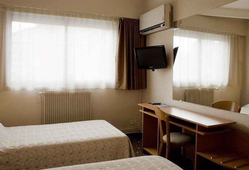 اتاق استاندارد چهار تخته, Ours Blanc  Place Victor Hugo