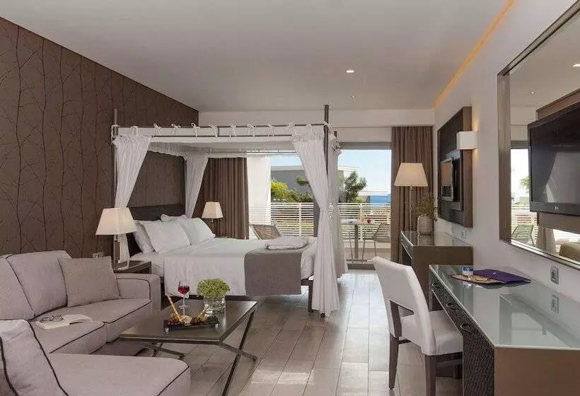 庭の見えるジュニアスイート, Princess Andriana Resort & Spa  Ultra Allinclusive