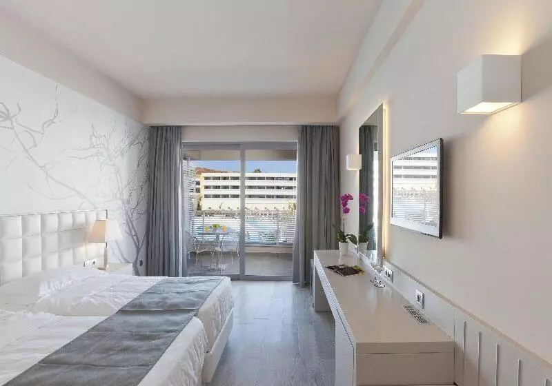 片側に海が見えるデラックスルーム, Princess Andriana Resort & Spa  Ultra Allinclusive