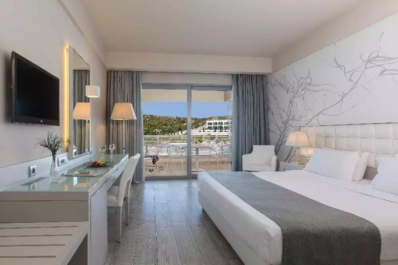 プールの見えるデラックスルーム, Princess Andriana Resort & Spa  Ultra Allinclusive