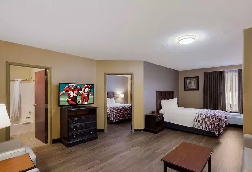 キングサイズベッドのスイートルーム, Red Roof Inn & Suites Bloomsburg   Mifflinville
