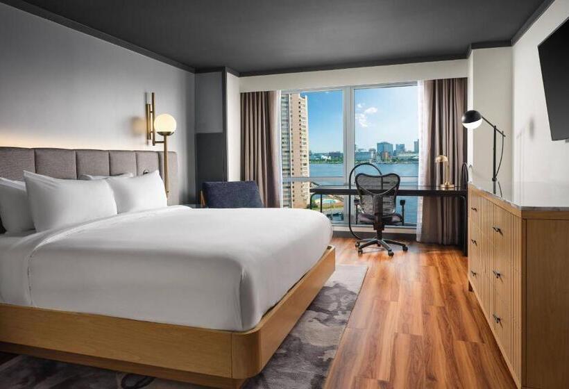 Номер Стандарт Кровать Кинг Адаптированный для Инвалидов, Renaissance Portsmouthnorfolk Waterfront