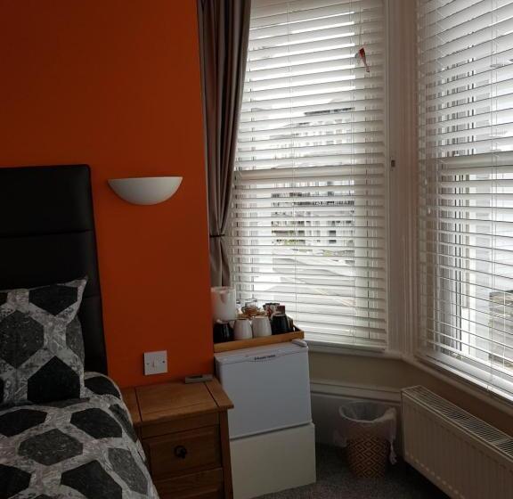 패밀리 룸, Seamore Guest House