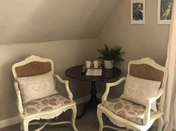 デラックスルーム, White Lodge