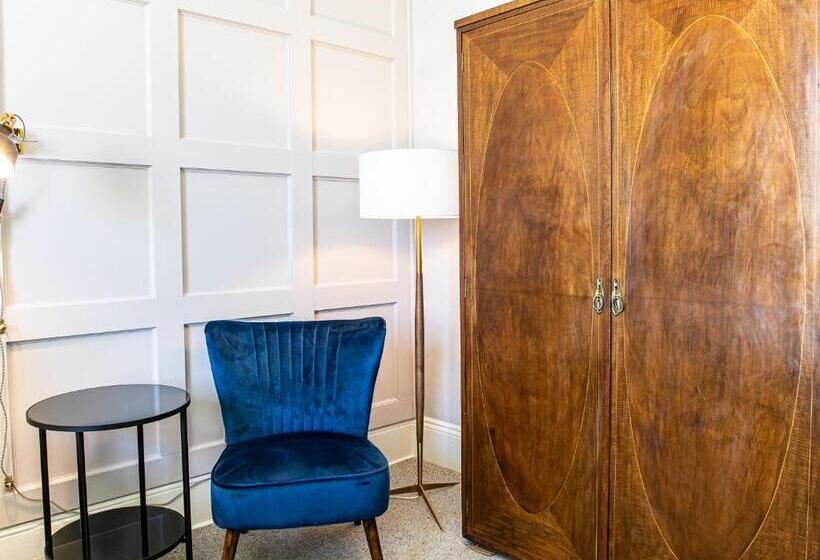 اتاق سوپریور, The Torcroft