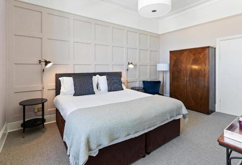 اتاق سوپریور, The Torcroft