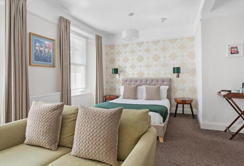 اتاق لوکس, The Torcroft