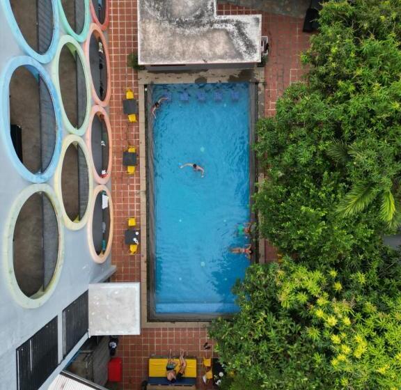 اتاق لوکس, White Rabbit Hostel