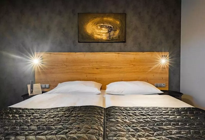 اتاق لوکس, Maximus Resort