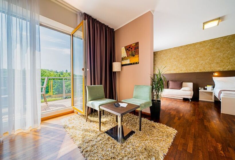 Люкс, Maximus Resort