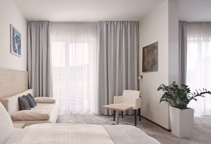 Люкс, Maximus Resort