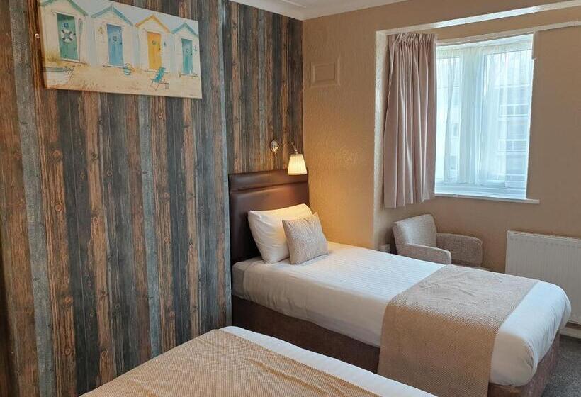 Семейный Номер, Corona Blackpool