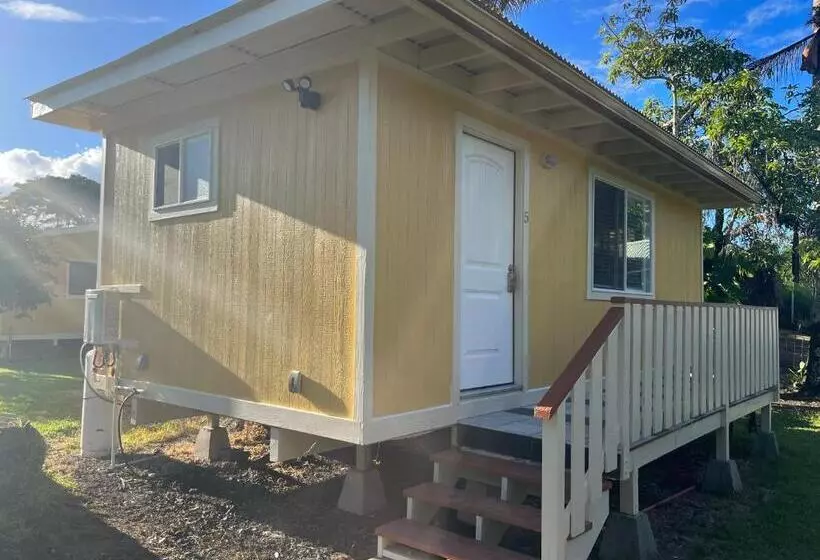デラックスバンガロー, Aaron’s Cottage