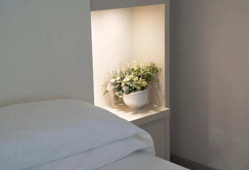 חדר משפחתי, Geier