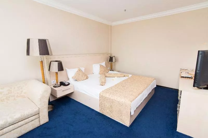 استودیوی استاندارد, King Hotel Astana