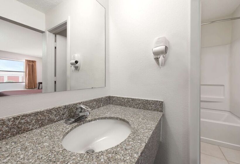 Номер Стандарт 2 Двуспальные Кровати, Knights Inn   Slaton