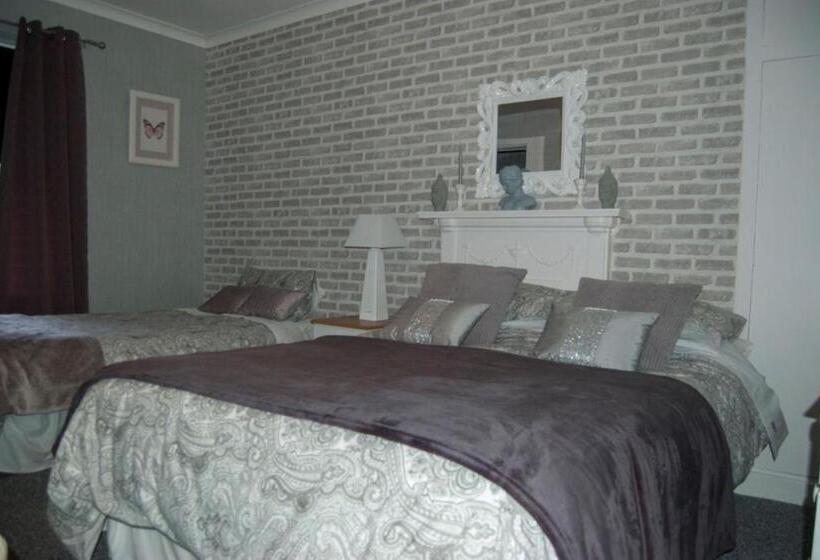 غرفة قياسية ثلاثية, Le Spada Bed And Breakfast