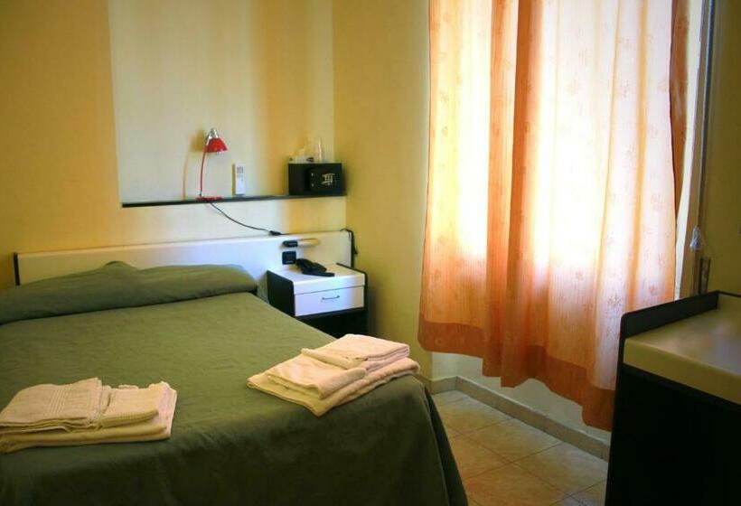 اتاق استاندارد یک نفره, Mary