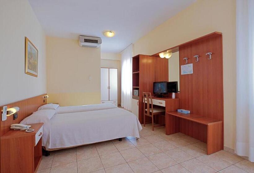 اتاق استاندارد, Mary