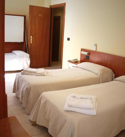 اتاق استاندارد سه نفره, Mary