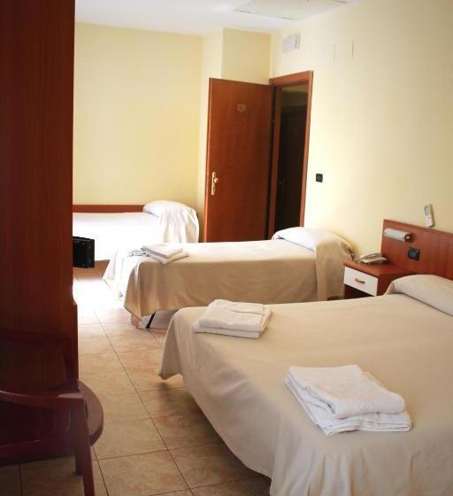 اتاق استاندارد چهار تخته, Mary