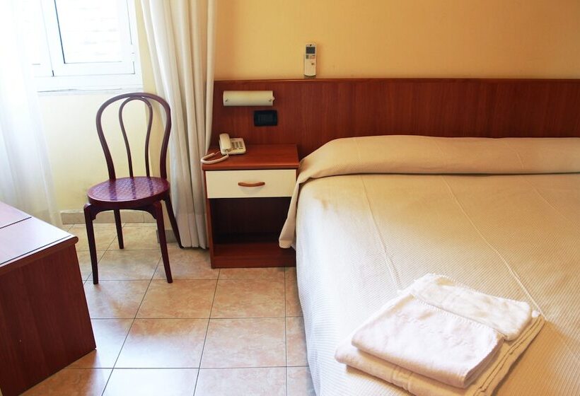 اتاق استاندارد, Mary