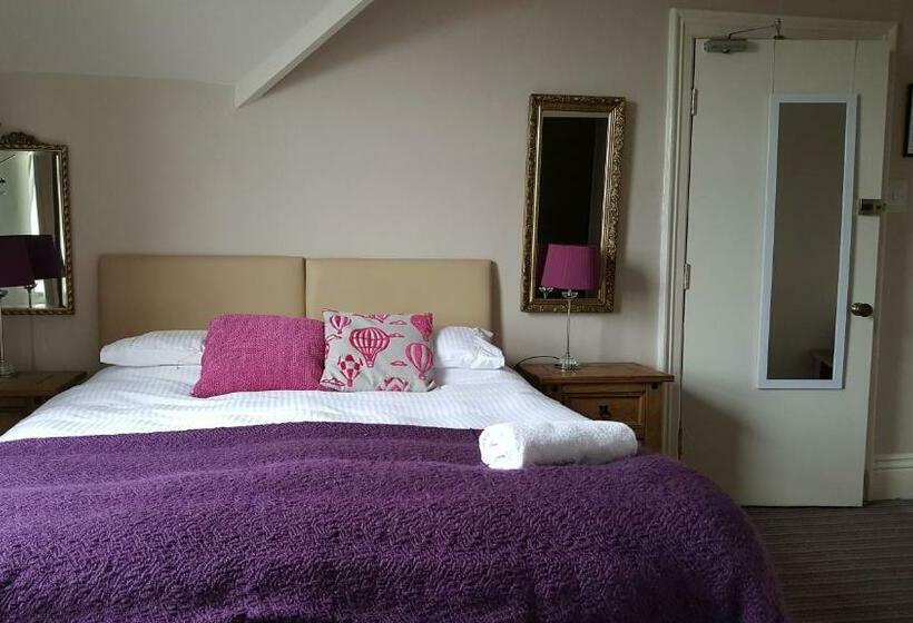 اتاق لوکس با تخت بزرگ, Moorgarth Guesthouse