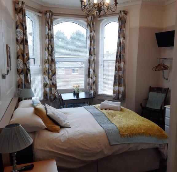 اتاق لوکس با تخت بزرگ, Moorgarth Guesthouse