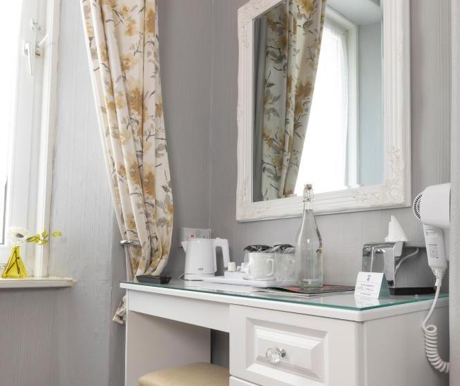 اتاق استاندارد, The Firs Bed And Breakfast