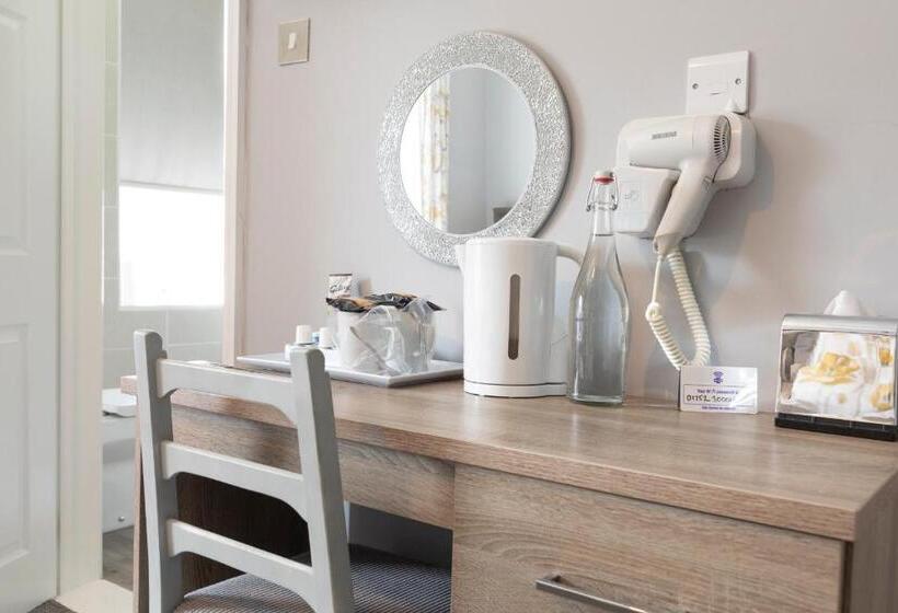 اتاق استاندارد سه نفره, The Firs Bed And Breakfast