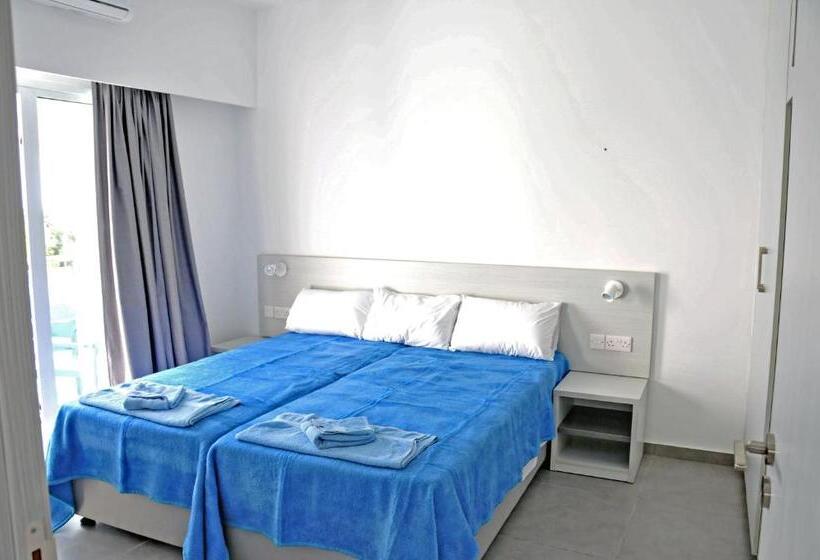 Апартаменты Deluxe с 1 спальней, с видом на бассейн, Kaos Hotel Apartments