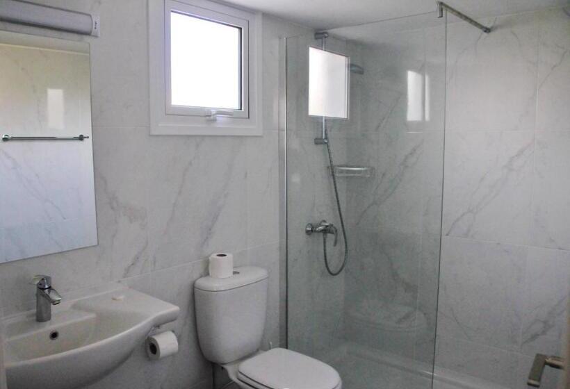 Апартаменты Deluxe с 1 спальней, с видом на бассейн, Kaos Hotel Apartments