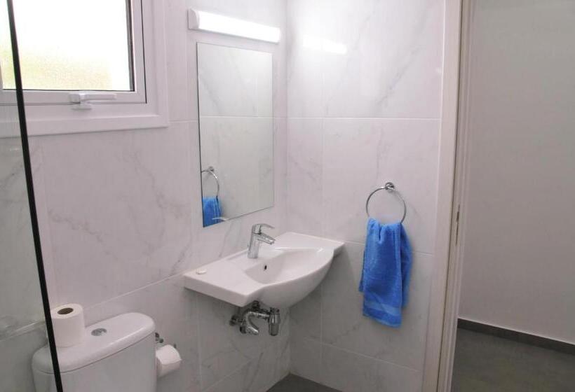 Апартаменты Deluxe с 1 спальней, с видом на бассейн, Kaos Hotel Apartments