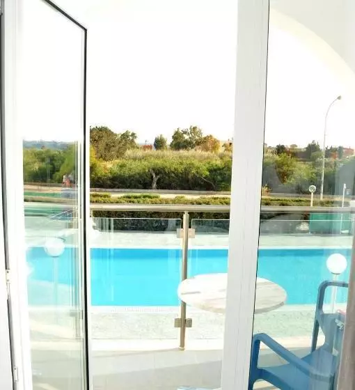 دیلکس آپارتمان 1- خوابه با چشم انداز استخر, Kaos Hotel Apartments