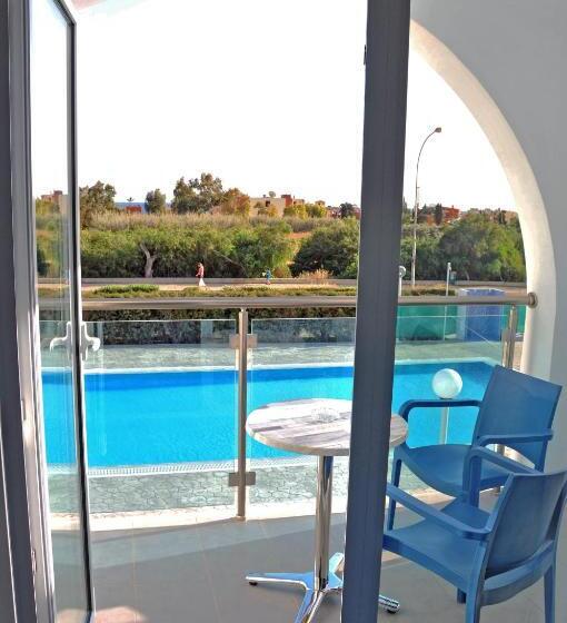 Апартаменты Deluxe с 1 спальней, с видом на бассейн, Kaos Hotel Apartments