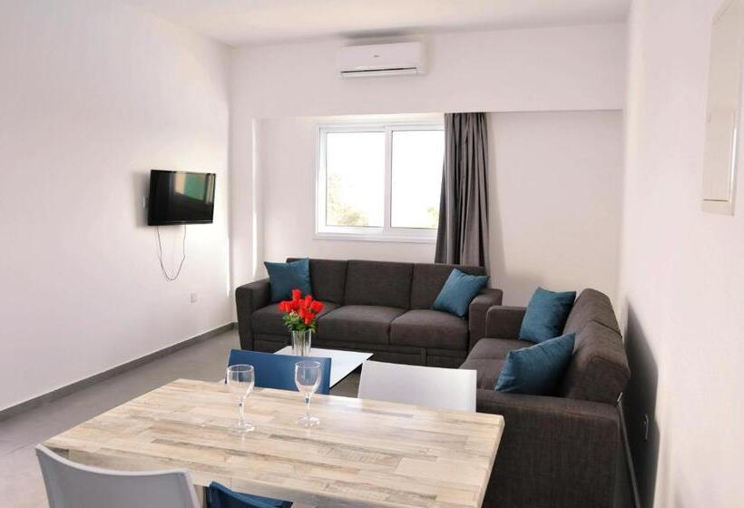 Апартаменты Deluxe с 1 спальней, с видом на бассейн, Kaos Hotel Apartments