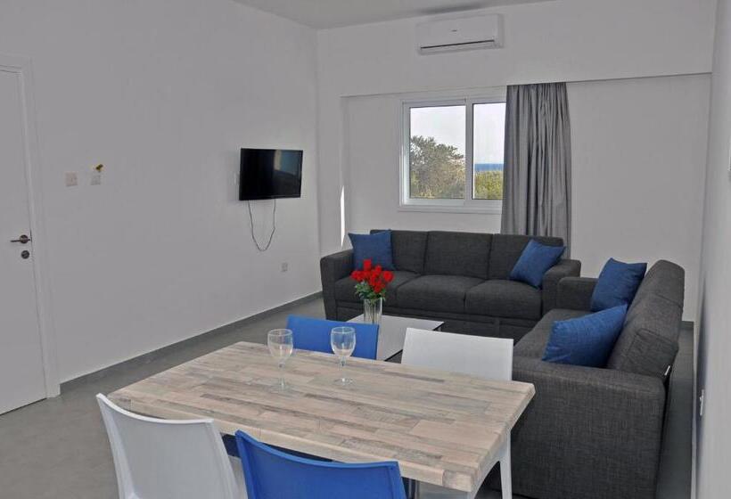 Апартаменты Deluxe с 1 спальней, с видом на бассейн, Kaos Hotel Apartments