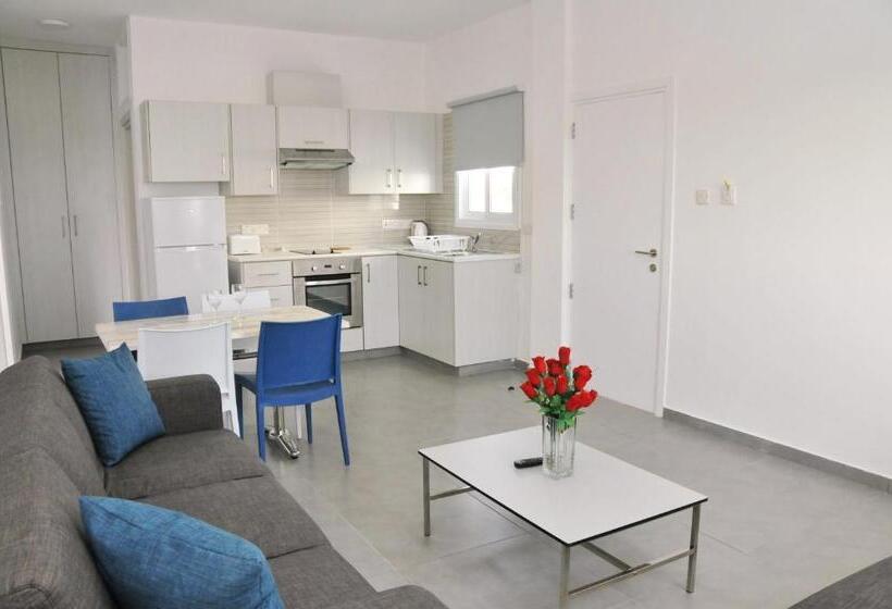 Апартаменты Deluxe с 1 спальней, с видом на бассейн, Kaos Hotel Apartments